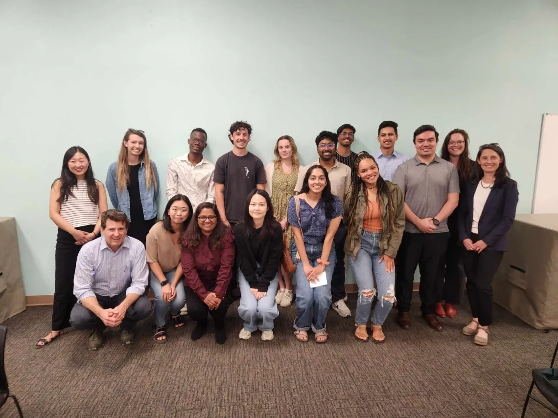 Cohort of 15 Carson Scholars and 2 faculty mentors posing for photo. 